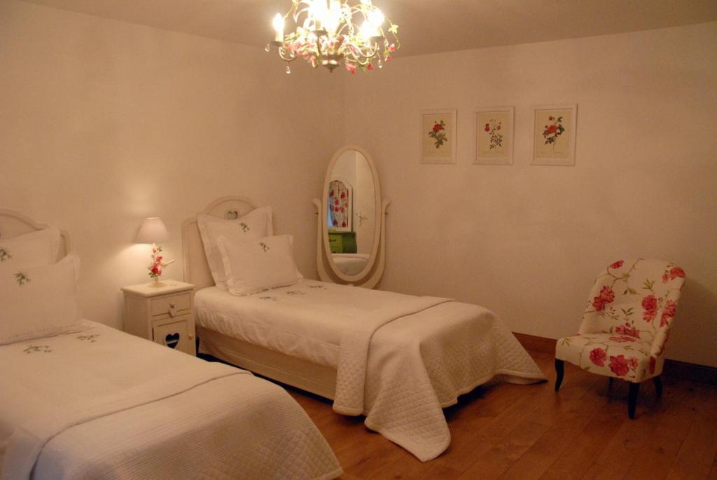 Chateau De La Flechere Bed & Breakfast Blace Room photo